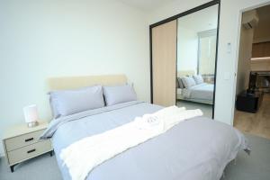 VTA - Stylish CBD 1BR Retreat - Walk to Market