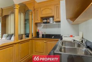 Penthouse Studio with Mountain View and Balcony