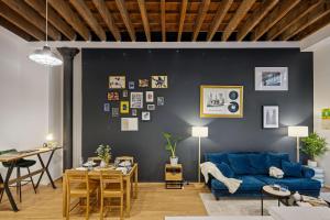 Central 1BR Loft, Steps to RAC Arena, City Centre