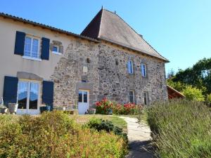Gîte spacieux avec piscine privée et jardin, idéal pour familles avec animaux - FR-1-653-67