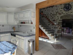 Gîte spacieux avec piscine privée et jardin, idéal pour familles avec animaux - FR-1-653-67