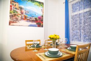 Lucky Home 7 - Ideal for Trade & Family - 2 Bedrooms - 2 Beds - Max 4 Guests - Close to BAE, Docks, Lake District, Beaches