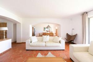 Bastide With Panoramic Views Of Saint-Tropez