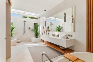 Luxury Villa in Berawa Beach 3BR - Canggu