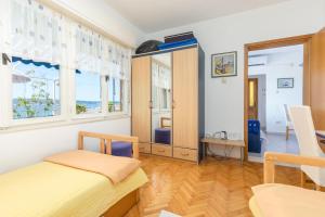 Apartments by the sea Kastel Stari, Kastela - 19465