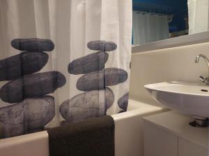 Studio mezzanine avec balcon, proche pistes, Wifi inclus - FR-1-346-591