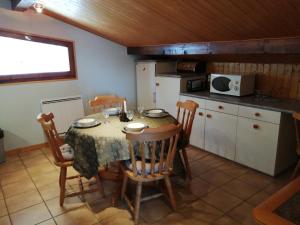 Appartement 2 pièces - 5 pers - Parking privé et WIFI à La Frasse - FR-1-836-33