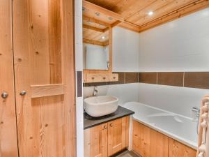 Splendide T4 + cabine pour 8 pers au centre avec parking - FR-1-685-97