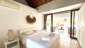 Relax & Charme - Villa Mardel 3BR - Berawa Canggu
