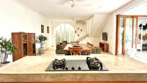 Relax & Charme - Villa Mardel 3BR - Berawa Canggu
