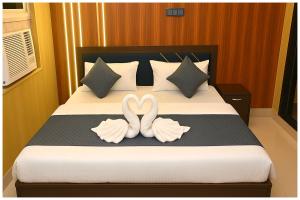 Ram Path Road Homestay Narayan Niwas Near Ram janam Bhoomi and Nageshwarnath Temple - Parking and Free Wifi Facility - Fully Air conditioning Comfortable Room - Best Budget Homestay IN Ayodhya