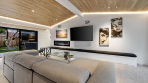 Modern Home Near Old Town with Pool 4bd & Cornhole