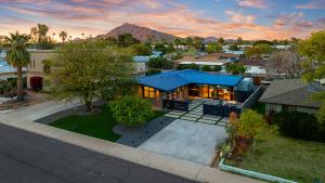 Modern Home Near Old Town with Pool 4bd & Cornhole