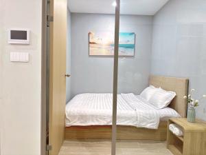 May the song- Luxury apartment see view