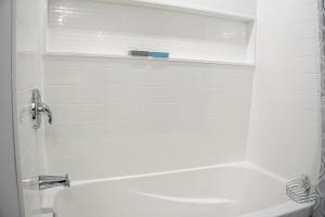 Beautiful Brand New 1BR Suite with Private Entrance and free on-site parking