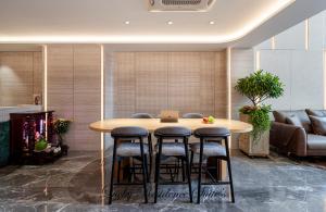 Lucky Residence Suites Apartment