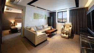 Golden Business Hotel