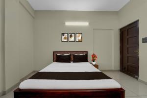 Super Hotel O Engineering College Sreekaryam Formerly B S Plaza