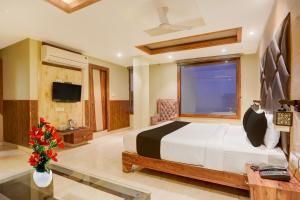 Super Townhouse Oak Amity University Patna Formerly The Golden Crown