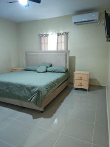 Cozy apartment, AC, Wifi, 2BR, 2Bath, Bani, 1-B