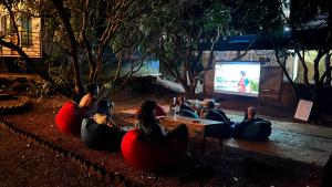 12 Monks - Backpacker Resort