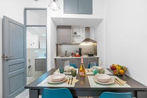 Saro House - Happy Rentals