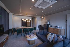 INOVE VILLA OSAKA -118 sqm - 2 BR - 7 Double Beds