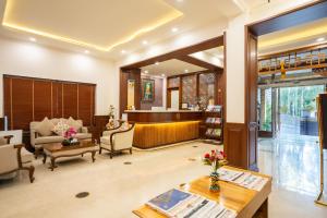 Hotel Gyalpo Residency - A Mountain View Luxury Hotel in Leh