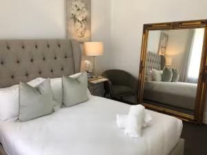 Heritage Cottage close to shopping & restaurants