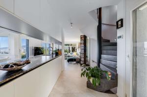 Spacious 3-Bedroom Villa in Montreux by GuestLee