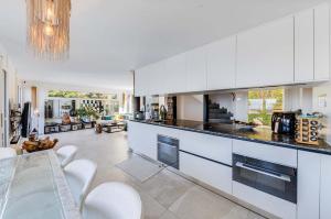 Spacious 3-Bedroom Villa in Montreux by GuestLee