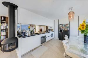 Spacious 3-Bedroom Villa in Montreux by GuestLee