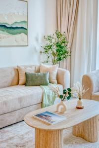 PVH - Serene Central 2BR - Creek Horizon