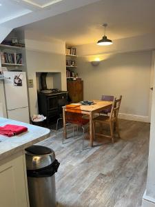Charming cottage in Wells with easy parking