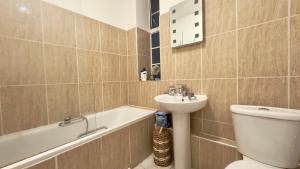 2 Bedroom Apartment Queensway Central London by Wild