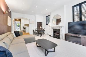 Serene Luxury Double Bay Home Perfect for 6