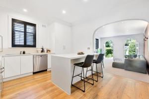 Serene Luxury Double Bay Home Perfect for 6