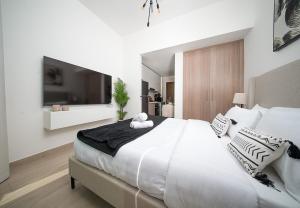 Stylish Studio in Azizi Riviera 38