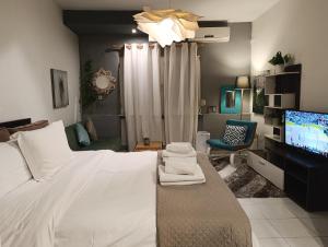 Trykonos Thessaloniki - City Garden Studios - Easy Parking & Walk to Center - Close to HELEXPO & University