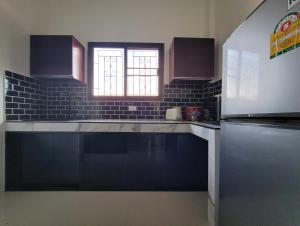 Happy Day 2, one private room "king size bed" and two open room with double bed each, total six people