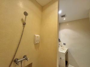 Hua Hin Beach Front Condo - Med style Suite Room