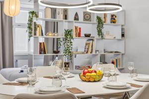 BetterStay Central Apartment for 6 People I 97m2 I Netflix I Kitchen