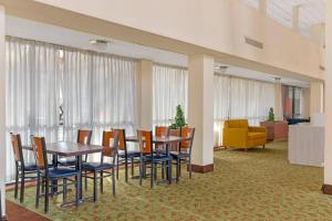 Clarion Hotel & Conference Center Lansing West