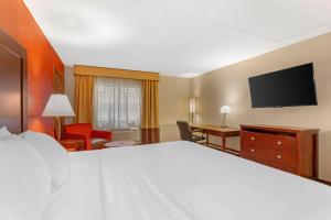 Clarion Hotel & Conference Center Lansing West