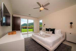 Montecielo 3E - 3 bdr 3 1 and a half bath Ocean View