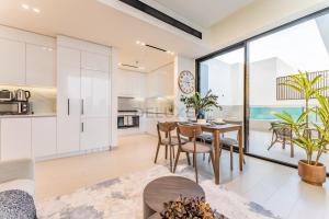 High-Floor 2BR with Private Pool Overlooking the Community, Steps from Park and Circle Mall, Binghatti Azure, JVC by Deluxe Holiday Homes