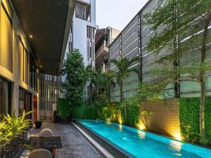 CHECK inn Phnom Penh BKK1