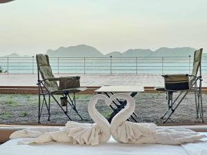 ภูผาหน้าเล PhuPha-NaLay Cafen Camping