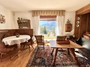 Charming ground floor flat with mountain views