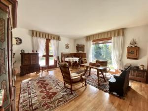 Charming ground floor flat with mountain views